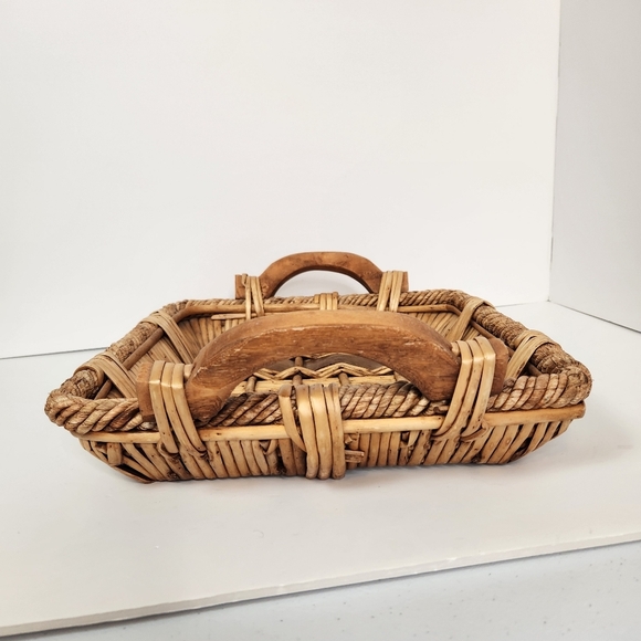 Vintage Square Rattan Wicker Basket Serving Tray Home Decor 90s Boho Bohemian - Picture 4 of 11